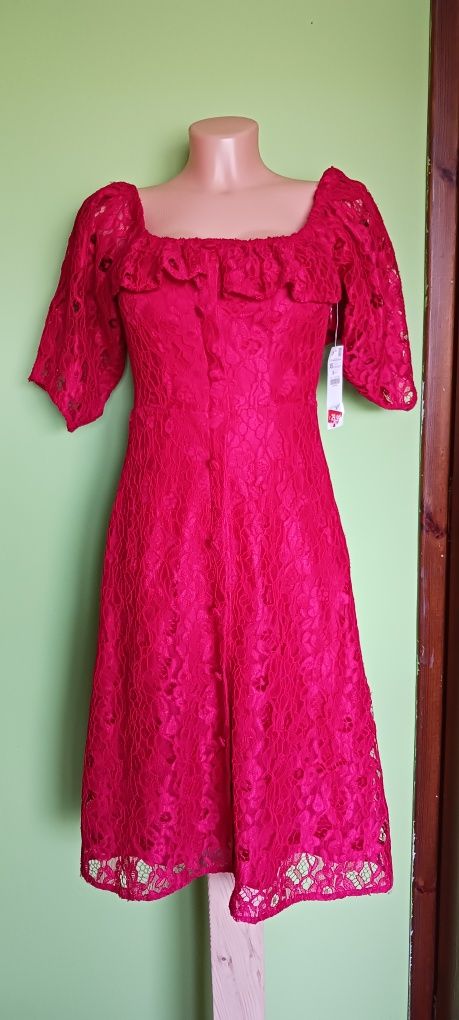 Czerwona koronkowa sukienka hiszpanka Zara rozm.34