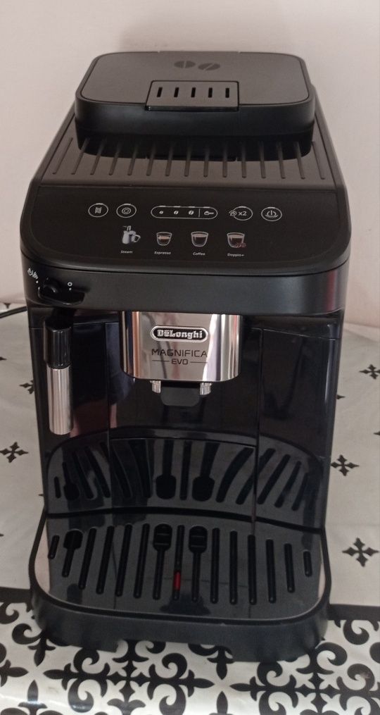 Продам кофемашину Delonghi в м. Хуст