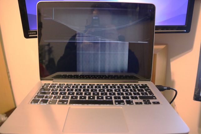 Apple MacBook Pro 13" i5 2.9Ghz (Sem disco, dano no ecrã)