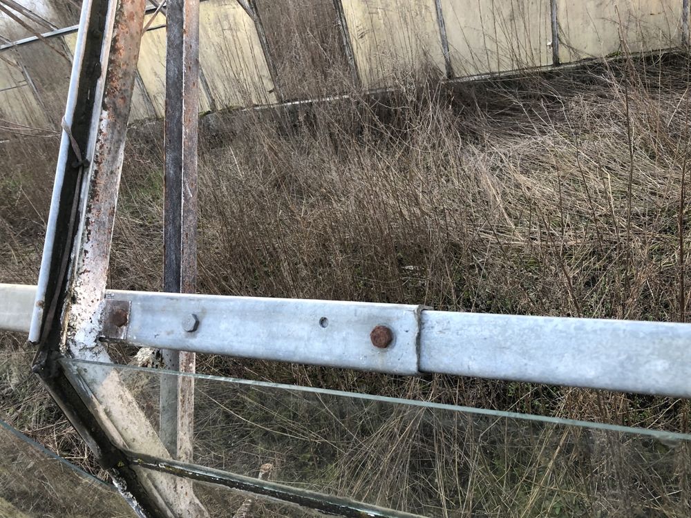 Продам теплицю під скло та п.е. плівку