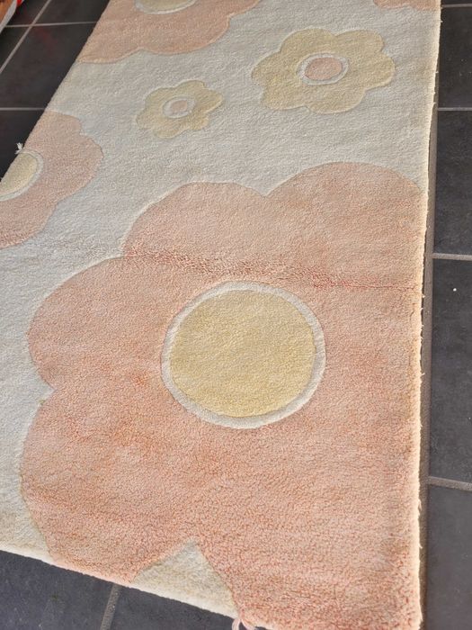 Bonito tapete de quarto ou sala (1,48mx0,81m)