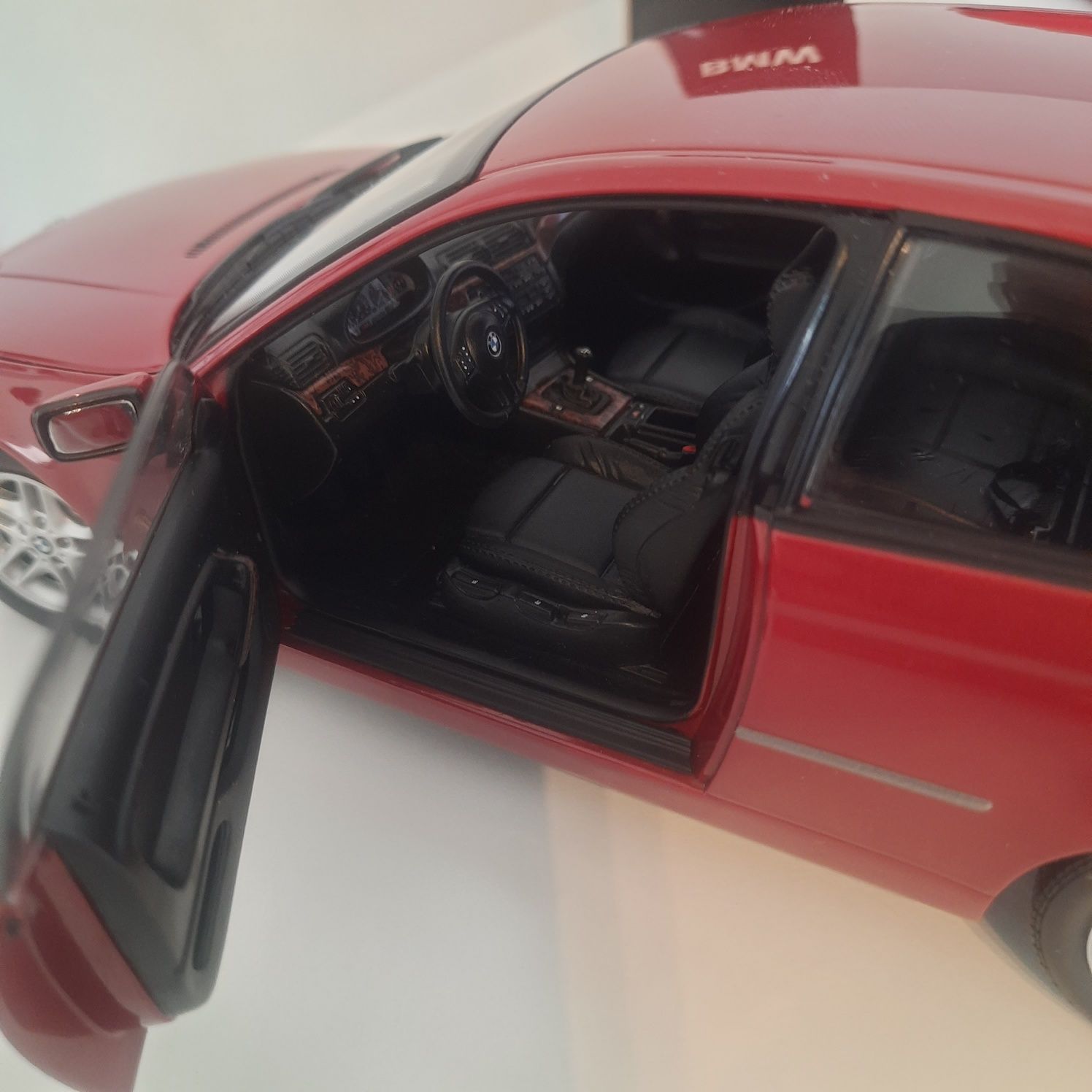 Bmw 325 ti compact kyosho 1:18 kolekcjonerski