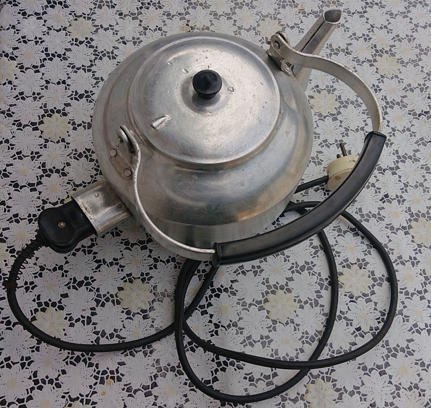 Продам электрический чайник ЭЛ-2