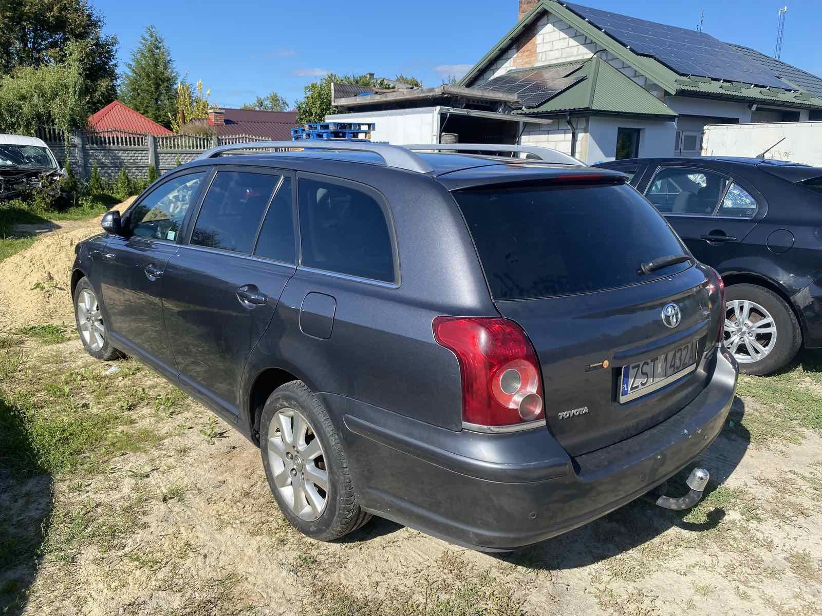 Капот бампер крило авенсіс т25 Avensis T25 комплект