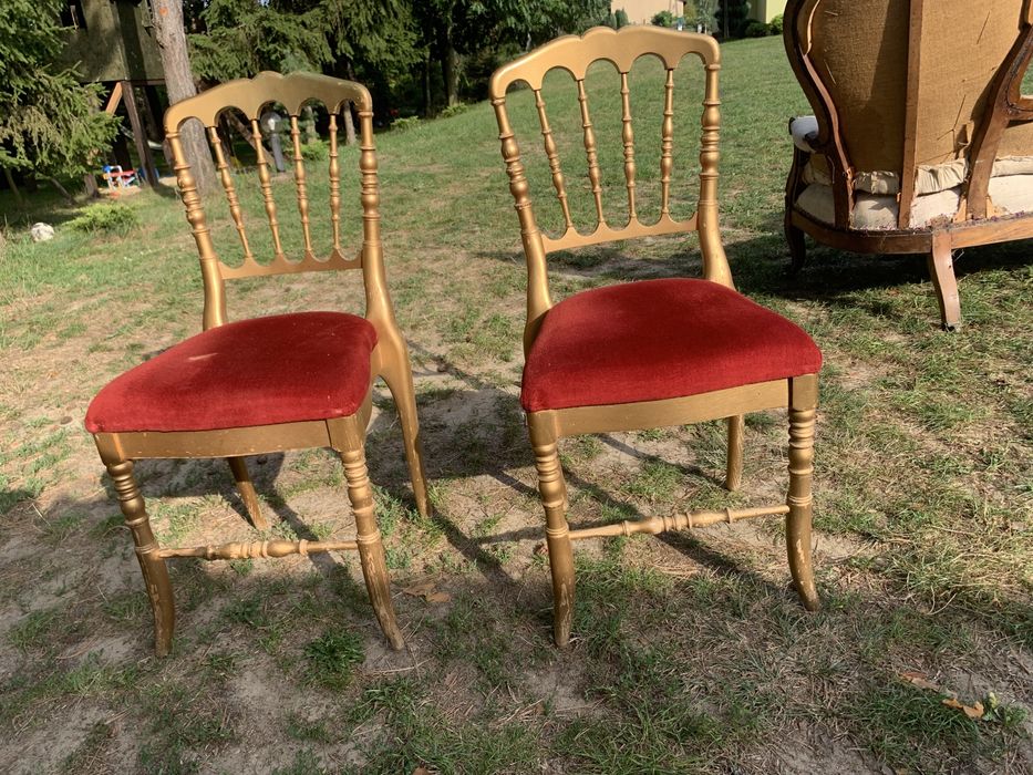 Krzesła………