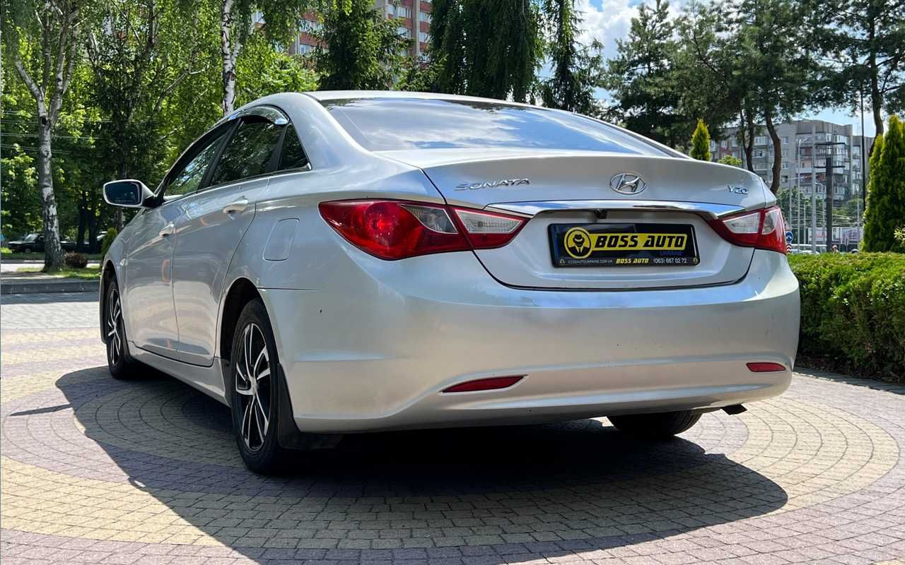 Hyundai Sonata 2011
