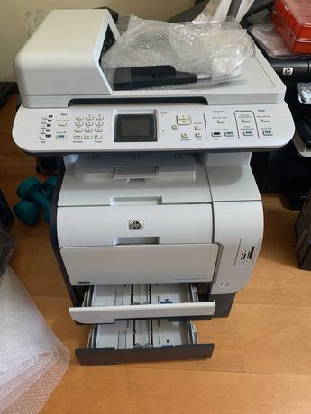 Impressora HP LaserJet CM2320fxi MFP