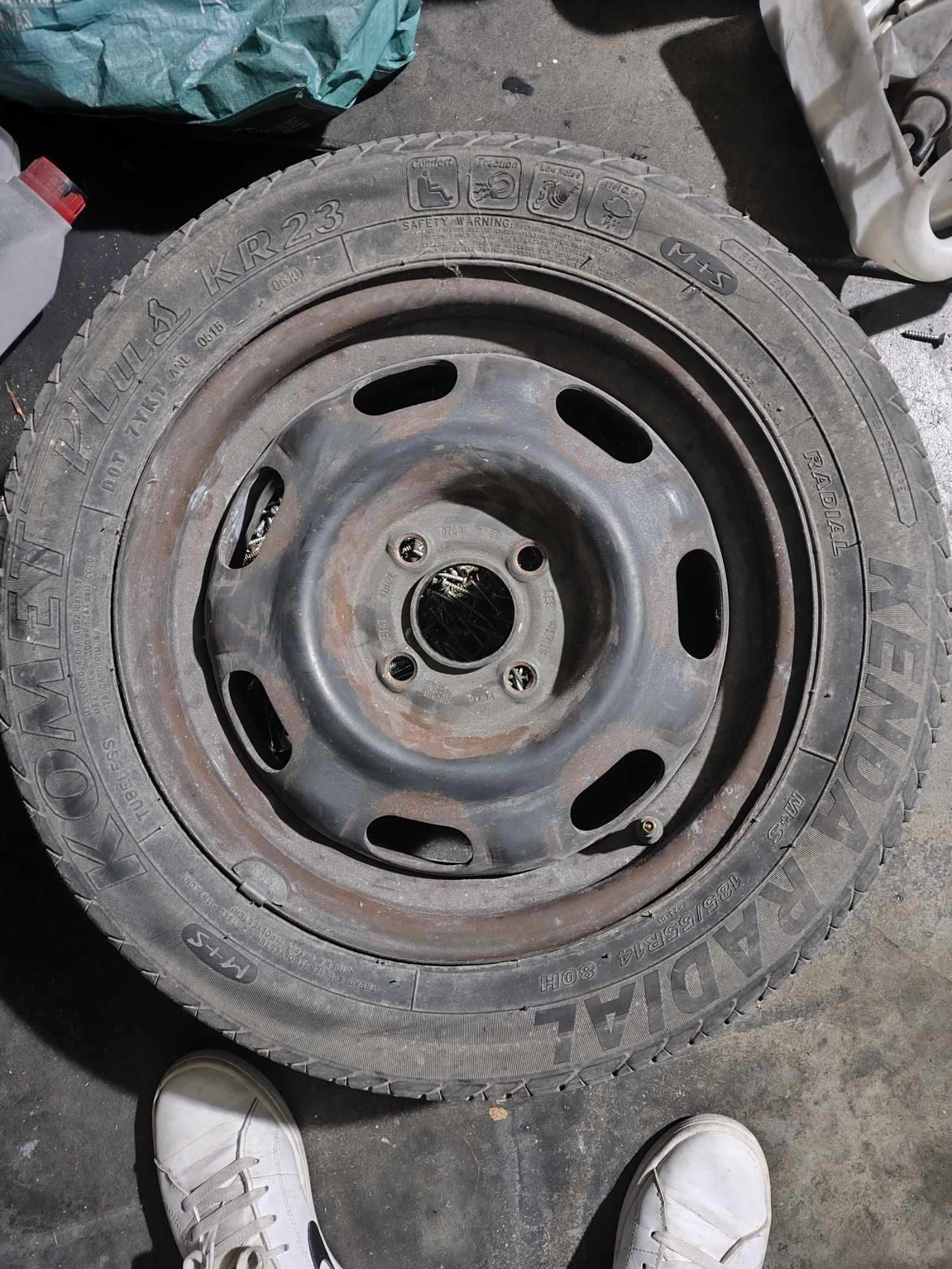2 jantes 14" 4x100 com pneus  185/557R14