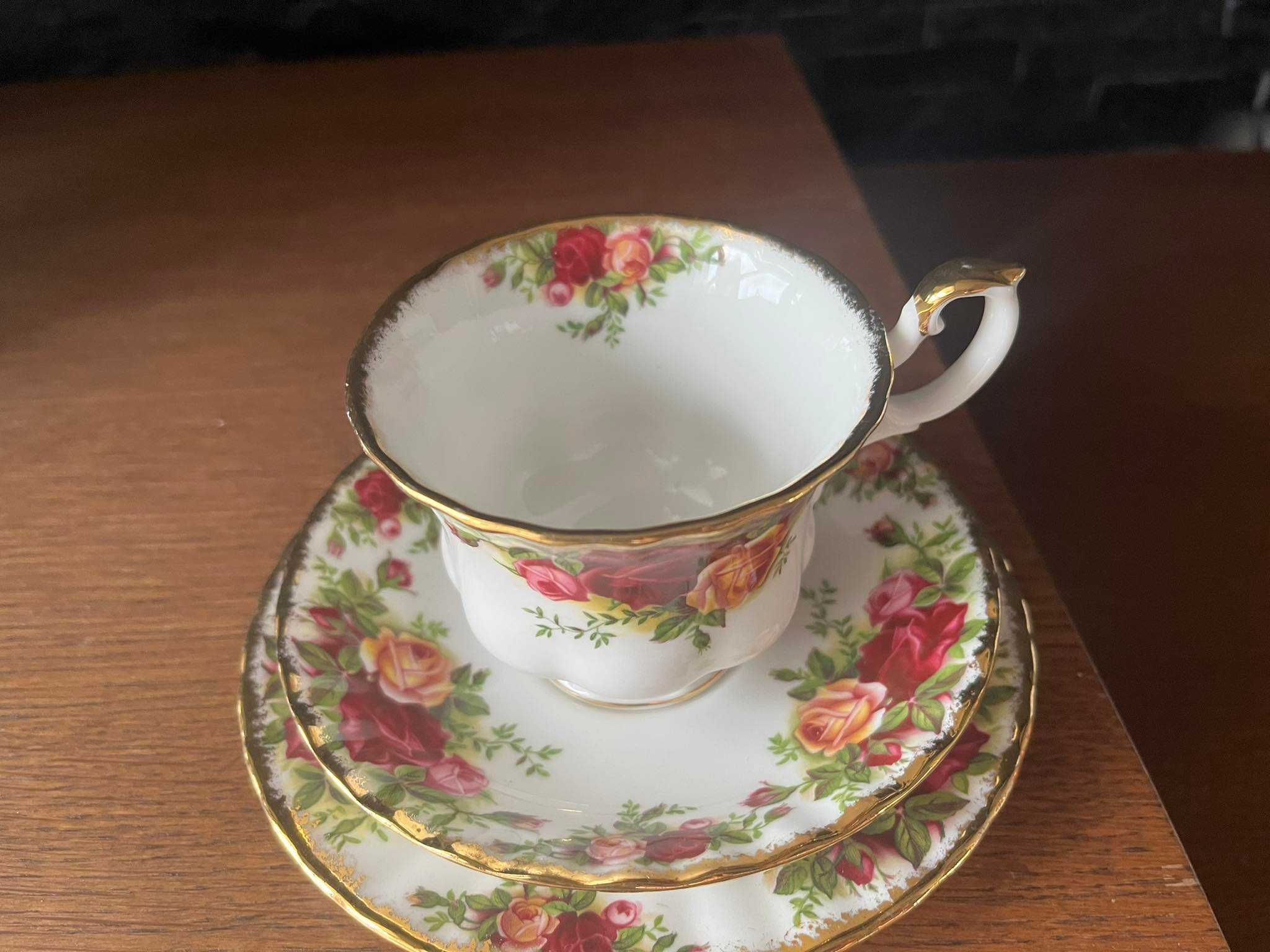 Filiżanka trio porcelana Royal Albert Old Country Roses