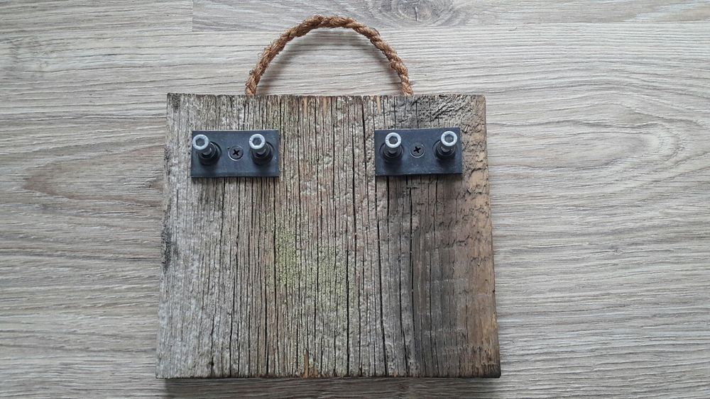 Wieszak na klucze z drewna. KEY HANGER , prezent, upominek.