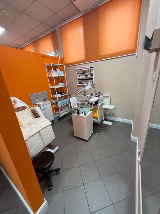 Odstąpię działający salon urody 63m2 Warszawa Praga