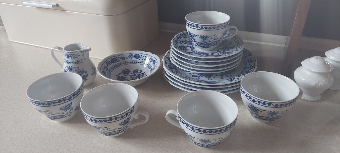 Porcelana wzór cebulowy trio 6 osób.+ 2 gratisy