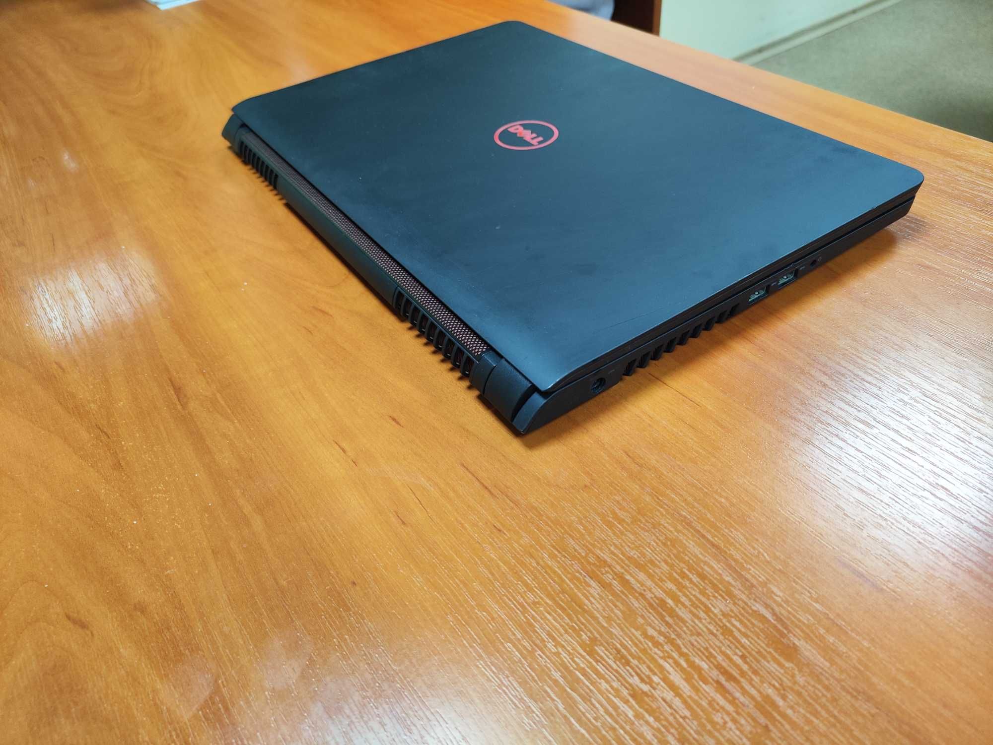 ігровий ноутбук Dell Inspiron 5577 FullHD/7300HQ/GTX 1050 4/16/256+1Tb