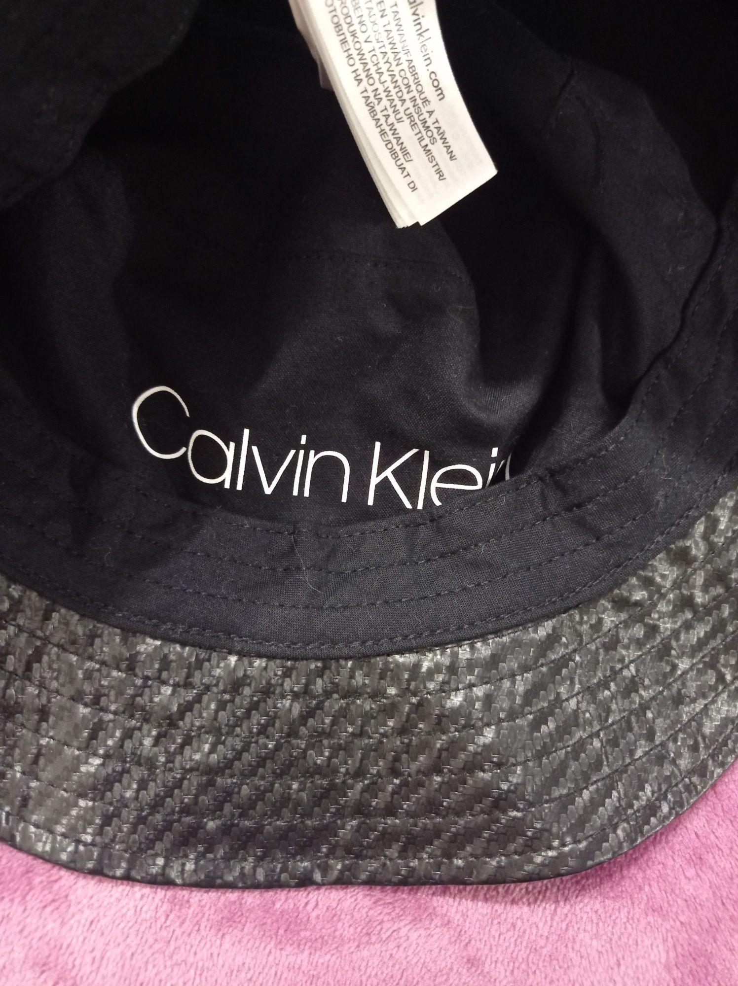 Капелюх жіночий бренду Calvin Klein
