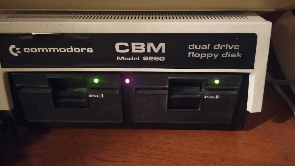 Computer Commodore 8032-SK - sprawne +  stacja 8250