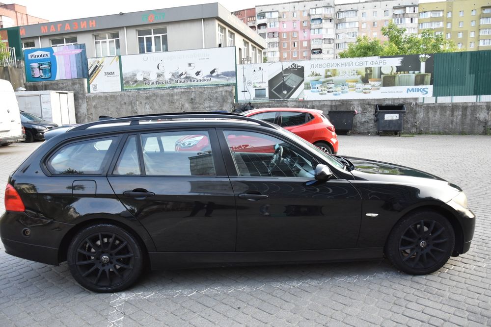 BMW E91 на повному ходу