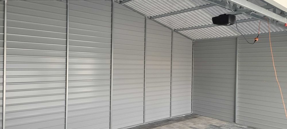 Garaż blaszany biały 6x5,8m nowoczesny brama segmentowa blachodachówka