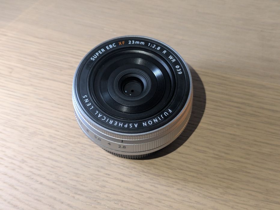 XF 23mm F2.8 WR - Lente Fujifilm (Nova)