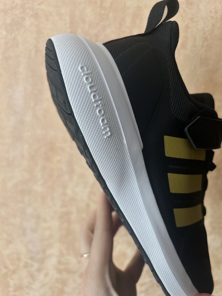 Кросівки Adidas 38 39 розмір