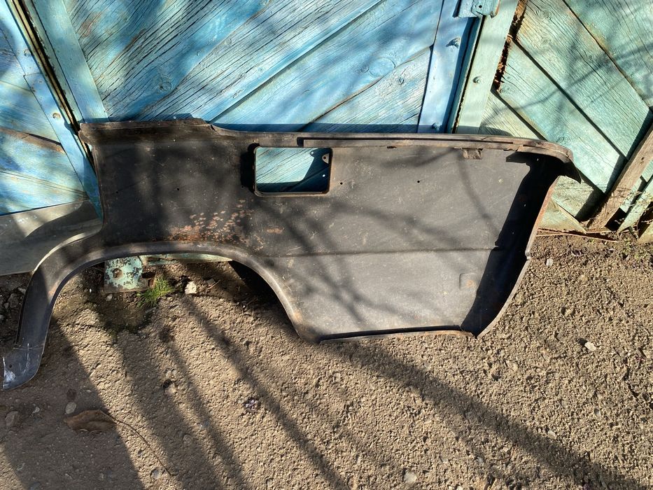 Продам крылья задние ваз 2106