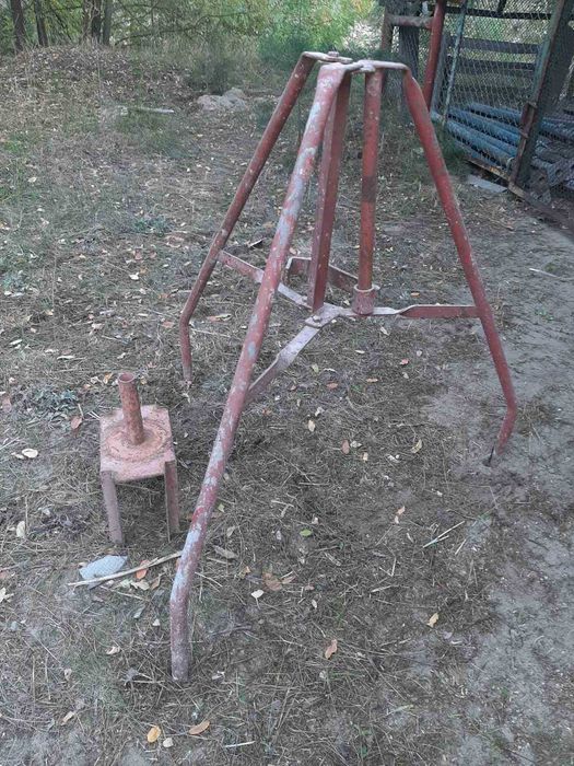 Опалубка горизонтальна: корони, триноги.