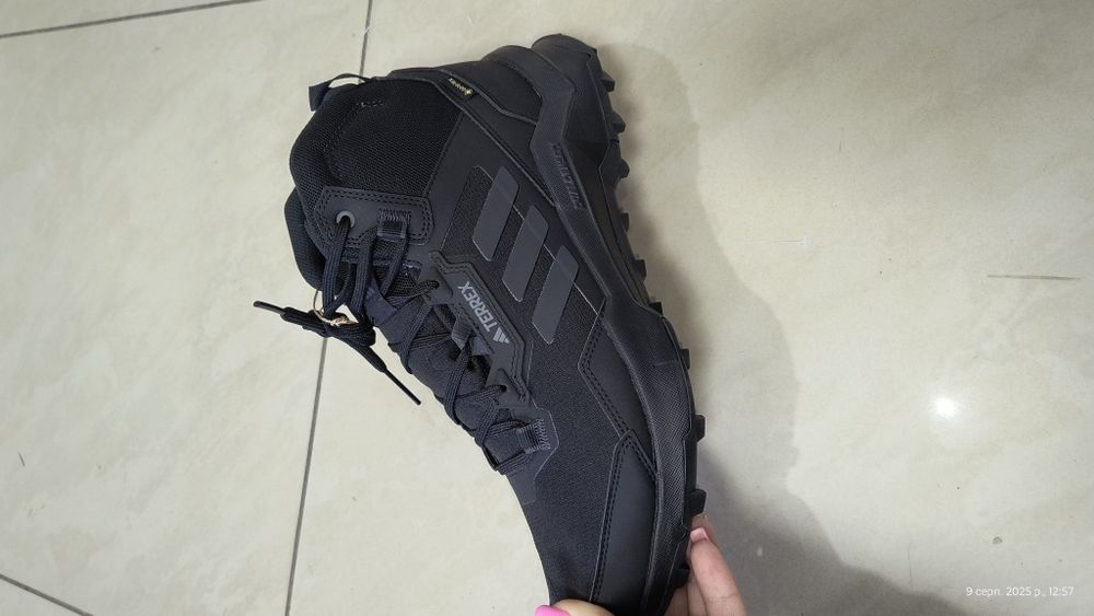ОРИГІНАЛ Кросівки Adidas Goretex HP7401 US 10 28 см чорні  осінь зима