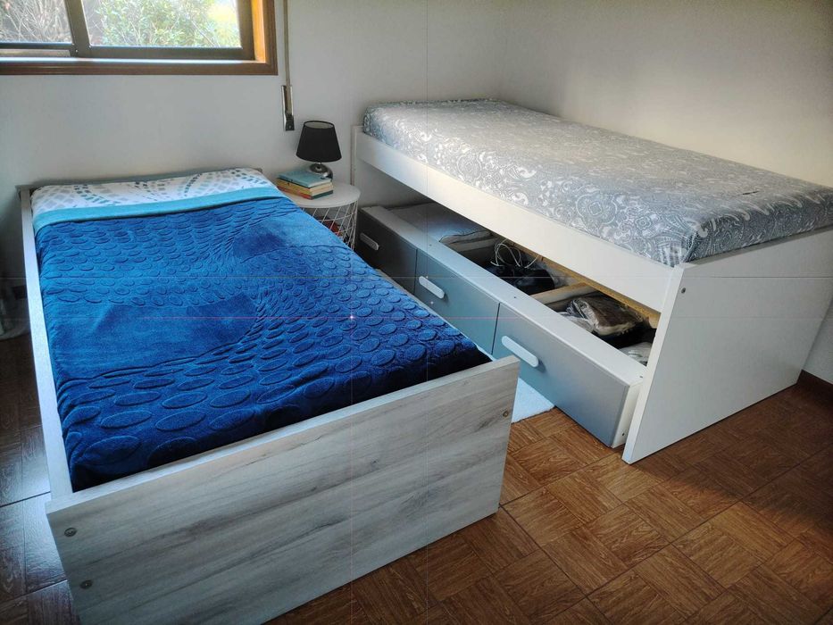 Cama dupla de solteiro