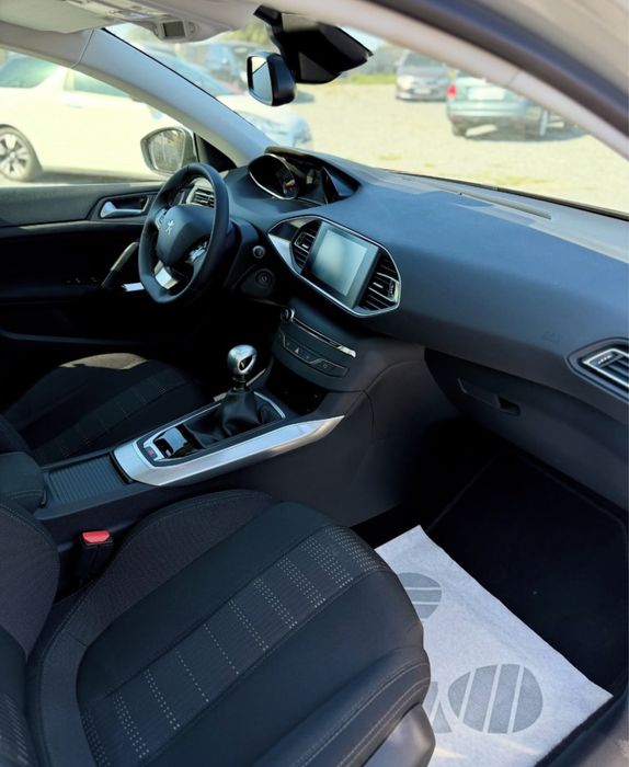 Продам Peugeot 308 2016