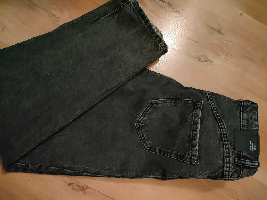 Jeansy damskie Reserved