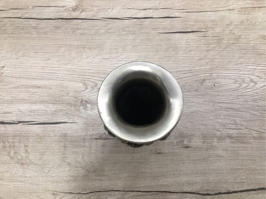 Ваза НЮ, Европа.