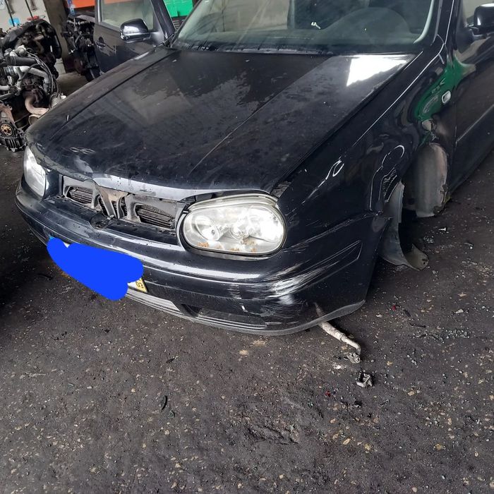 Frente completa vw golf 4 ( guardalamas condutor danificado)