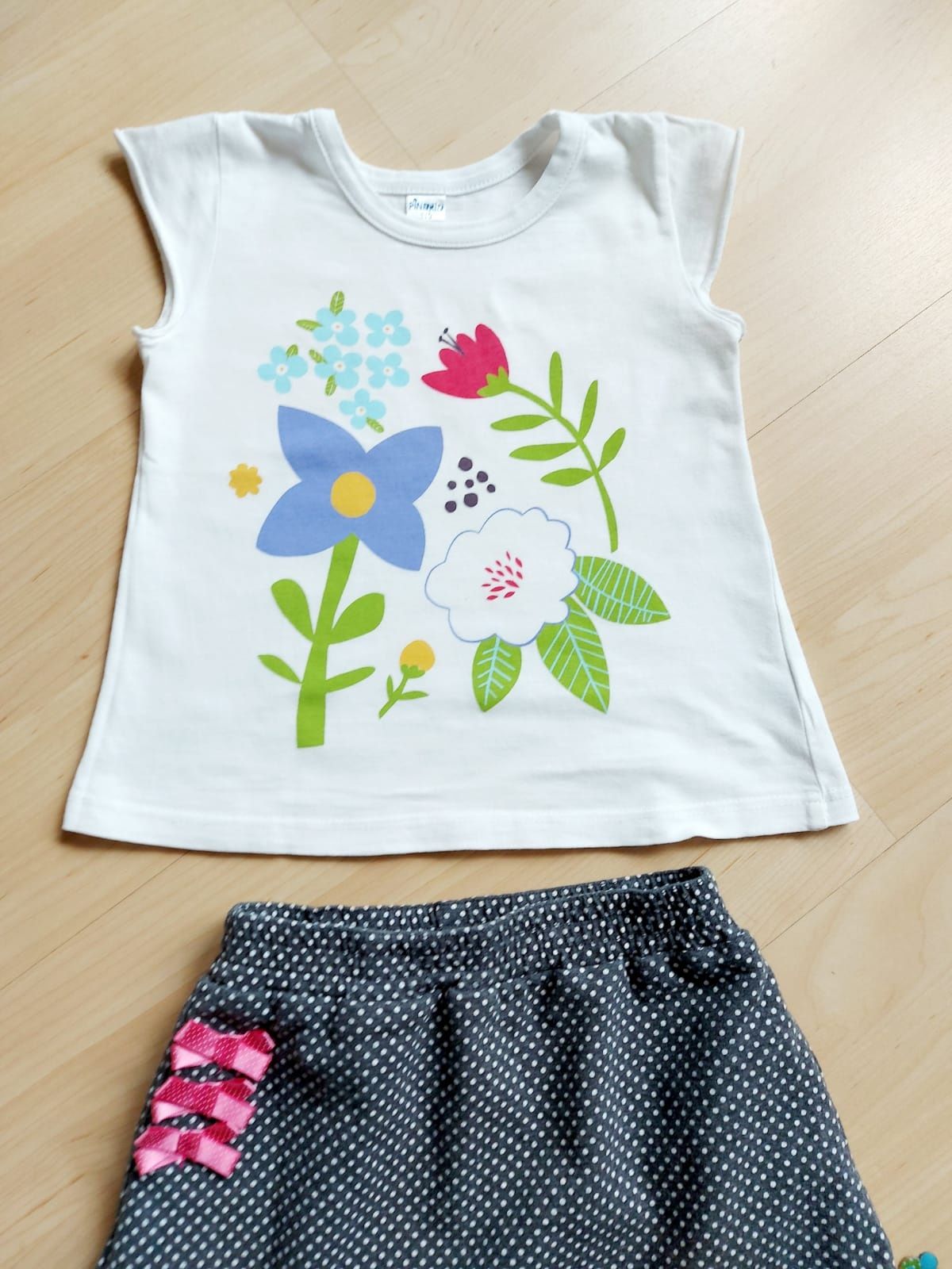 Spódniczka dla dziewczynki Coccodrillo r. 98, bluzka Pinokio, 3-4 lat
