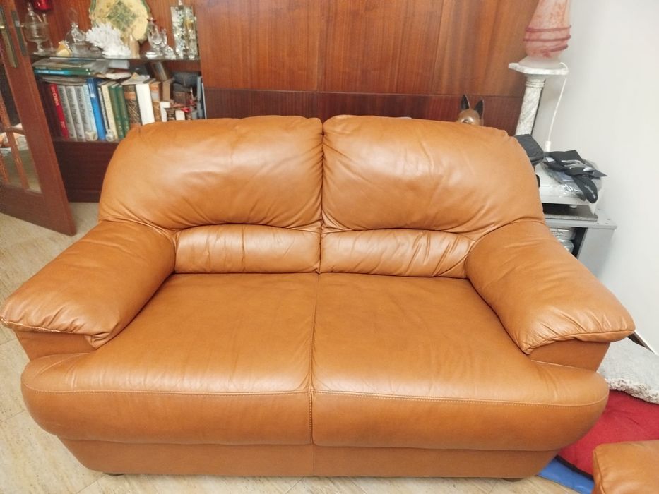 Sofás de pele de cor castanho 2 lugares + 3 lugares
