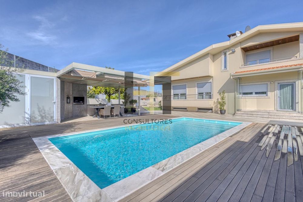 Moradia | T4  | Suíte | Piscina | Jardim | Box | Maia