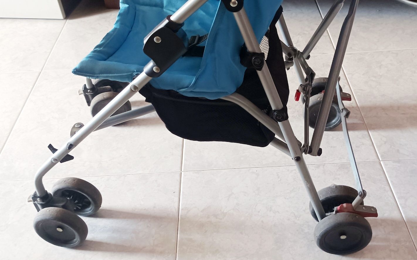 Carrinho de bebé de passeio