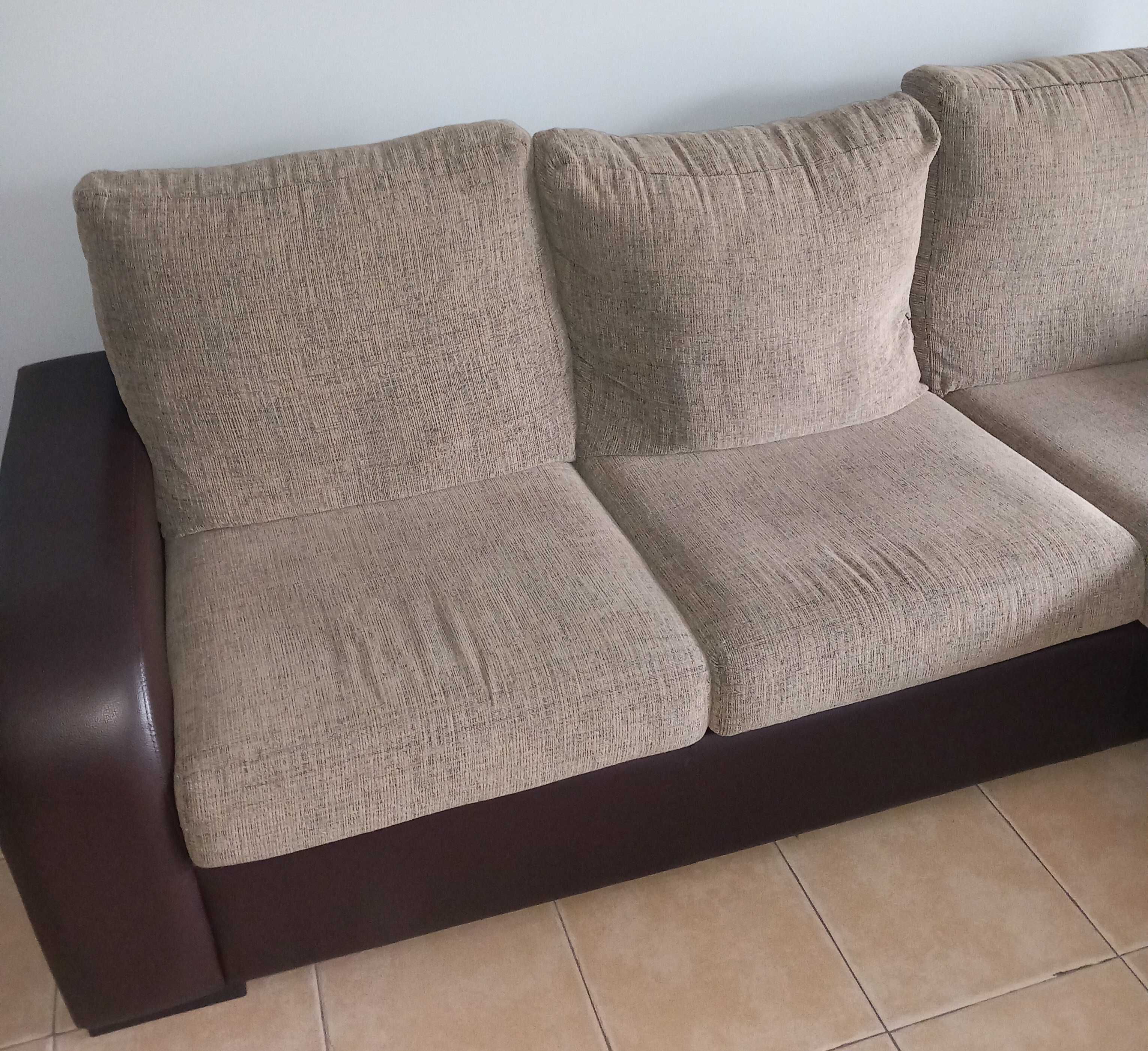 sofá com chaise longue