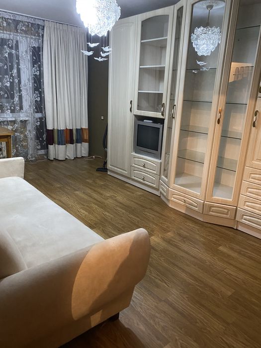 Здам 1к Квартиру вул.Космонавтів 52 Можливо на Короткий Термін Оренди