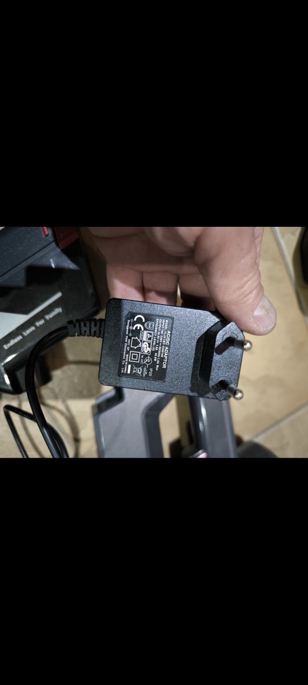 telewizor do kempingu ,domu ,kampera 12/230 sprawny zadnany hdmi,usb