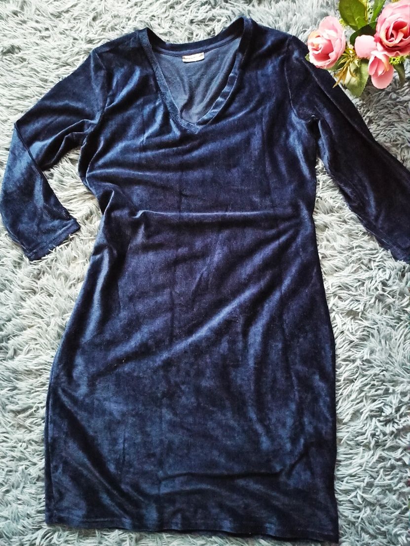 Granatowa elastyczna welur sukienka r M 38 na święta sylwestra
