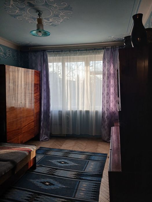 Оренда кімнати в трикімнатній квартирі.