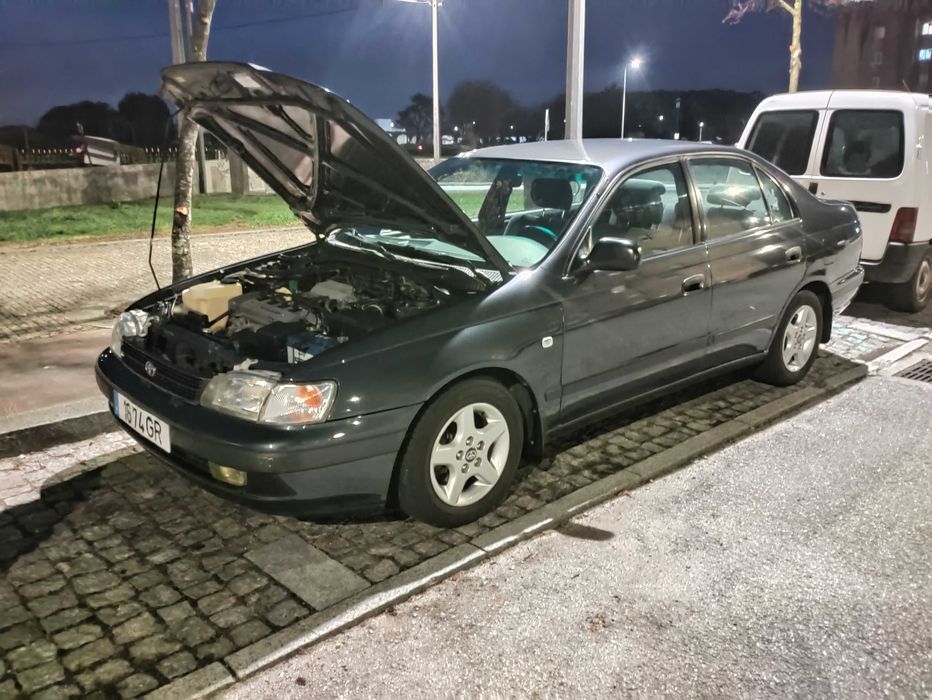 Toyota Carina E Gli 1.6 sedan