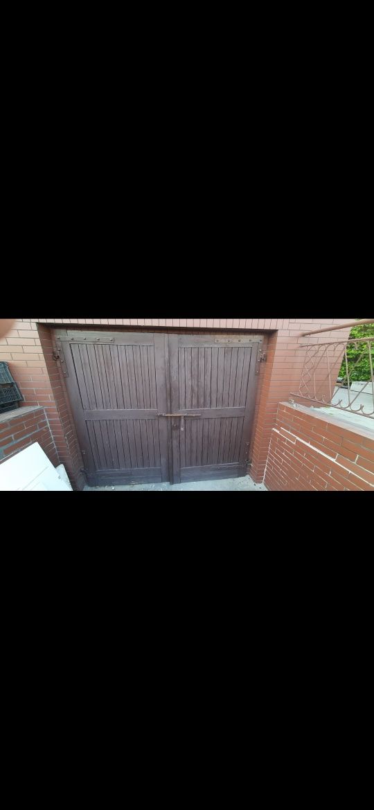 Drzwi garażowe drewniane 220x200