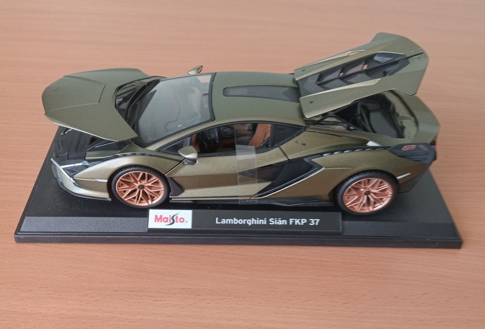 Lamborghini SIAN FKP 37, масштаб 1:18
