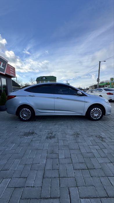 Офіційний Hyundai Accent Хюндай Акцент 2013 р 1,4 газ/бенз 5МКПП