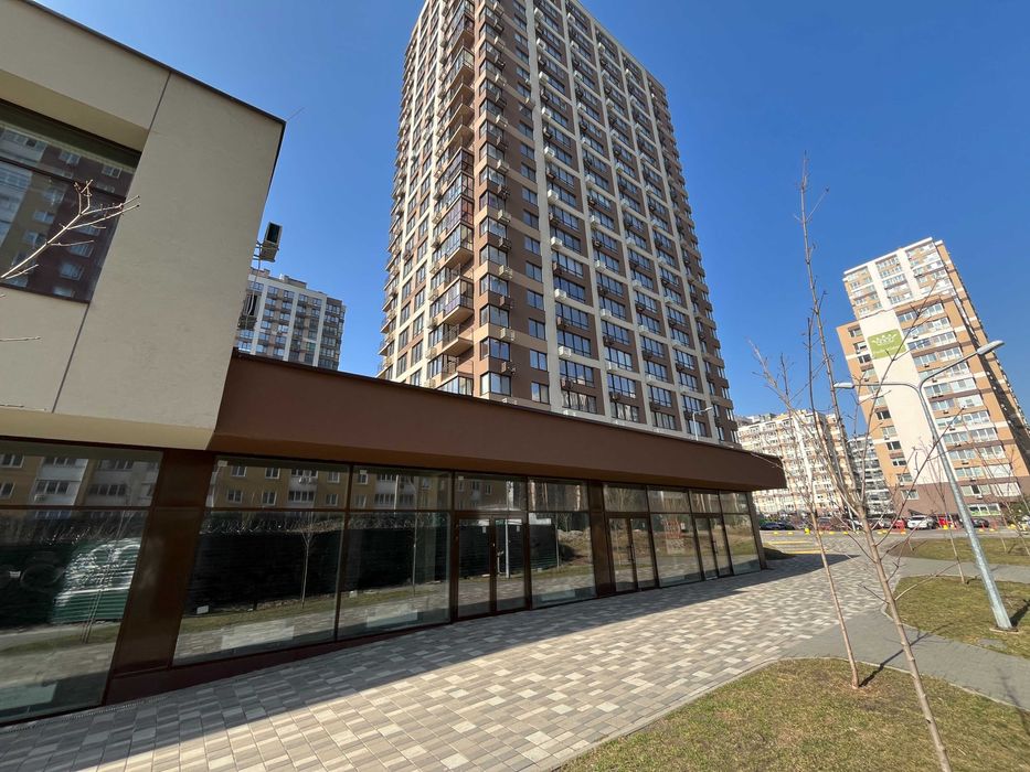 ОРЕНДА. ФАСАД. Комерція (кафе/ресторан/магазин) 147м² ЖК Варшавський 1