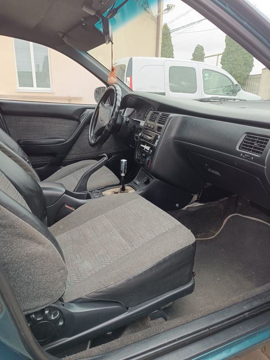 Toyota Carina E 1.6