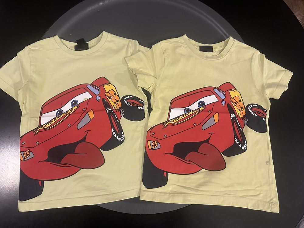 2 T-shirty z McQueen firmy H&M w rozmiarze 110