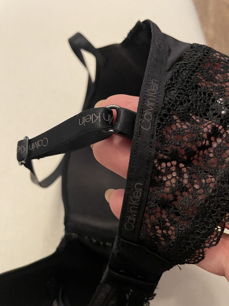Calvin Klein biustonosz 70D