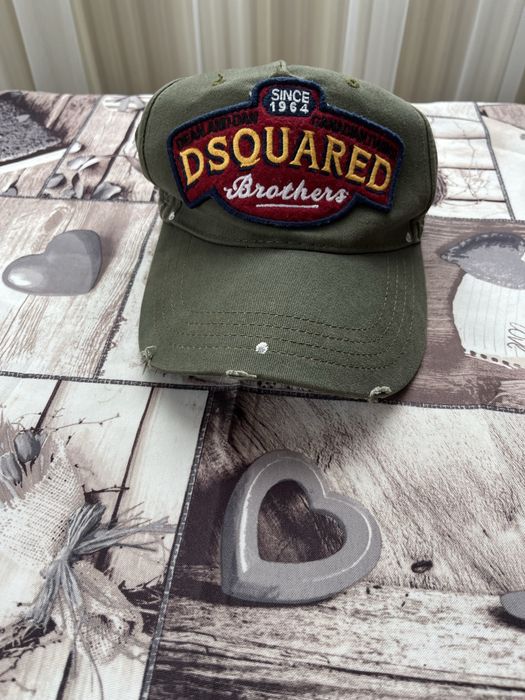 Кепка Dsqured.
