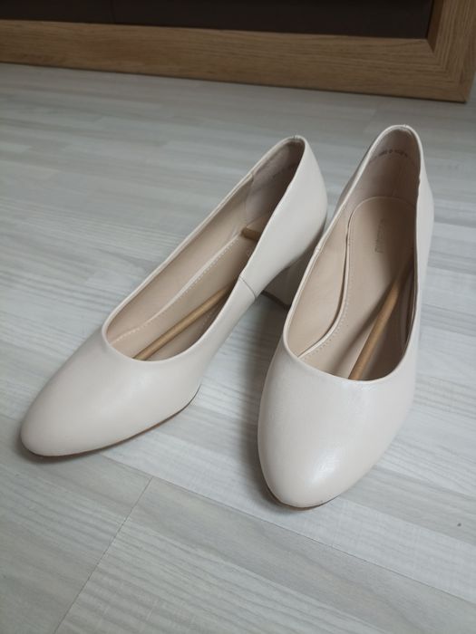 Buty damskie czółenka kremowe,graceland